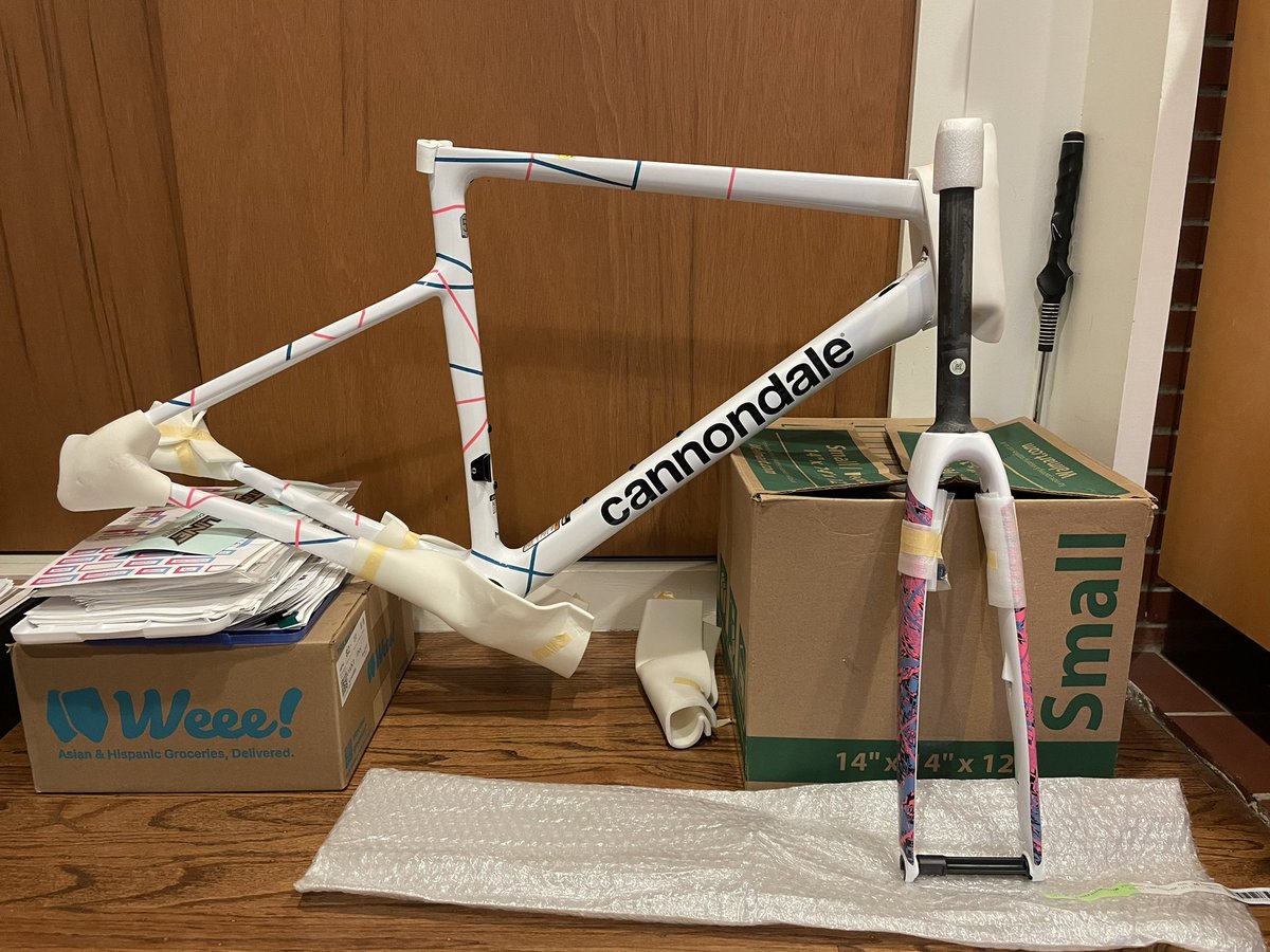 Quan's tweet image. Unfortunately I didn’t get an ex-Pro racing bike from @EF_TIBCO_SVB… 

#newbikeday #QuanCollection