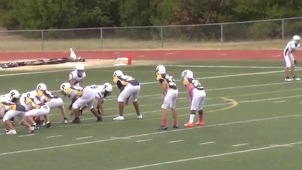 Sheluv3Dylan's tweet photo. C/O 2027 • RB🏈 • G🏀 •#22 https://t.co/2ARmkfnSFH
