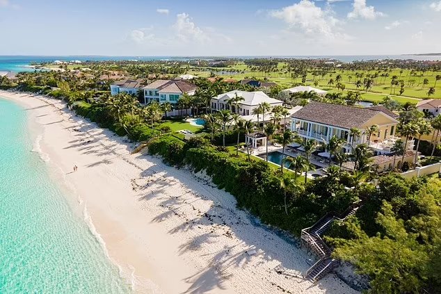 Gabriel_Pogrund's tweet photo. Exclusive: A couple whose firm won £2bn in PPE deals — biggest of the pandemic — have off-shored their wealth. They won't disclose profits or tax on their Covid-19 windfall

Sarah/Richard Stoute bought £6m mansion, £30m Carribean villa, took firm to Jersey https://t.co/1vV2BTpdAM https://t.co/eZI7esxhRF