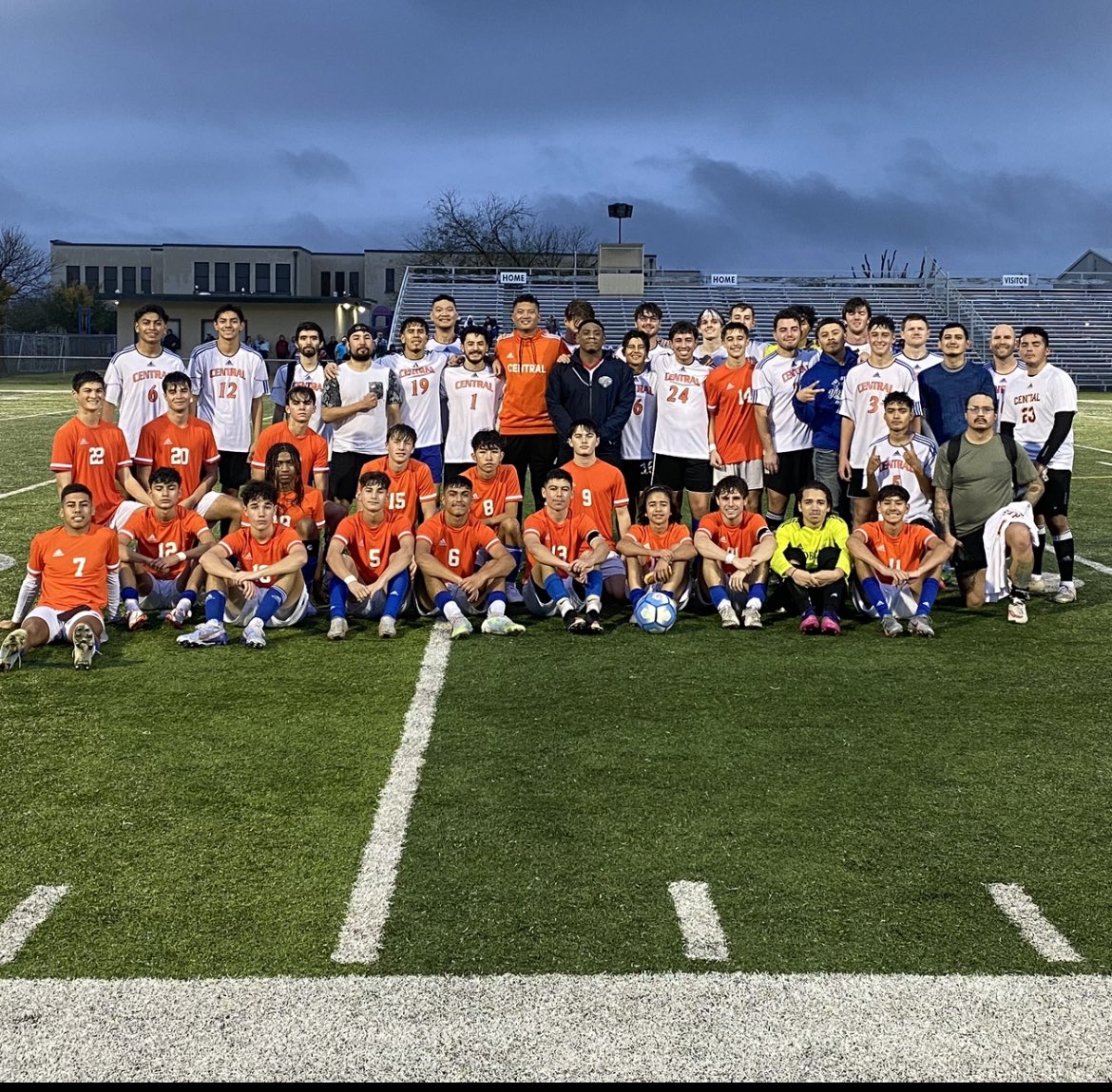 Great turnout for the Alumni game as we had to earn a hard fought 2-1 victory after falling behind early in the first half. Lots to improve upon but a lot of positives to take away as well.  Next scrimmage against <a href="/LVChiefSoccer/">SA Lake View Chief Soccer</a> on Tuesday #SicEmCats⚽️