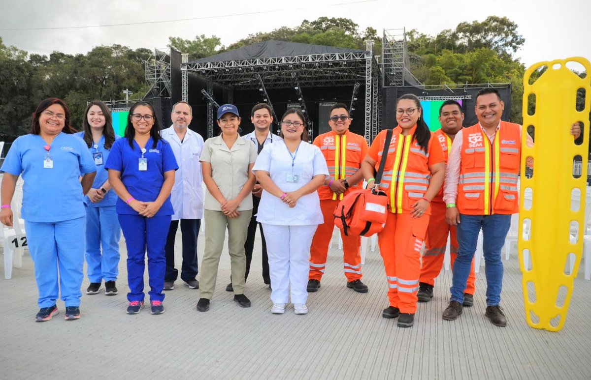 FranAlabi's tweet photo. ¡Tu salud, nuestro compromiso! 🇸🇻

Un solo sistema integrado para dar atención oportuna a los salvadoreños, en cualquier escenario, y garantizar su bienestar.

Sigue... https://t.co/QiJxjIB0cE