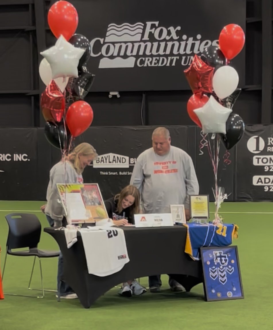 laurarheim's tweet photo. Officially signed my next 4 years to compete with the Alverno College softball program! Super excited to further my education and softball career 🤍❤️ https://t.co/B9gg8rNEm7