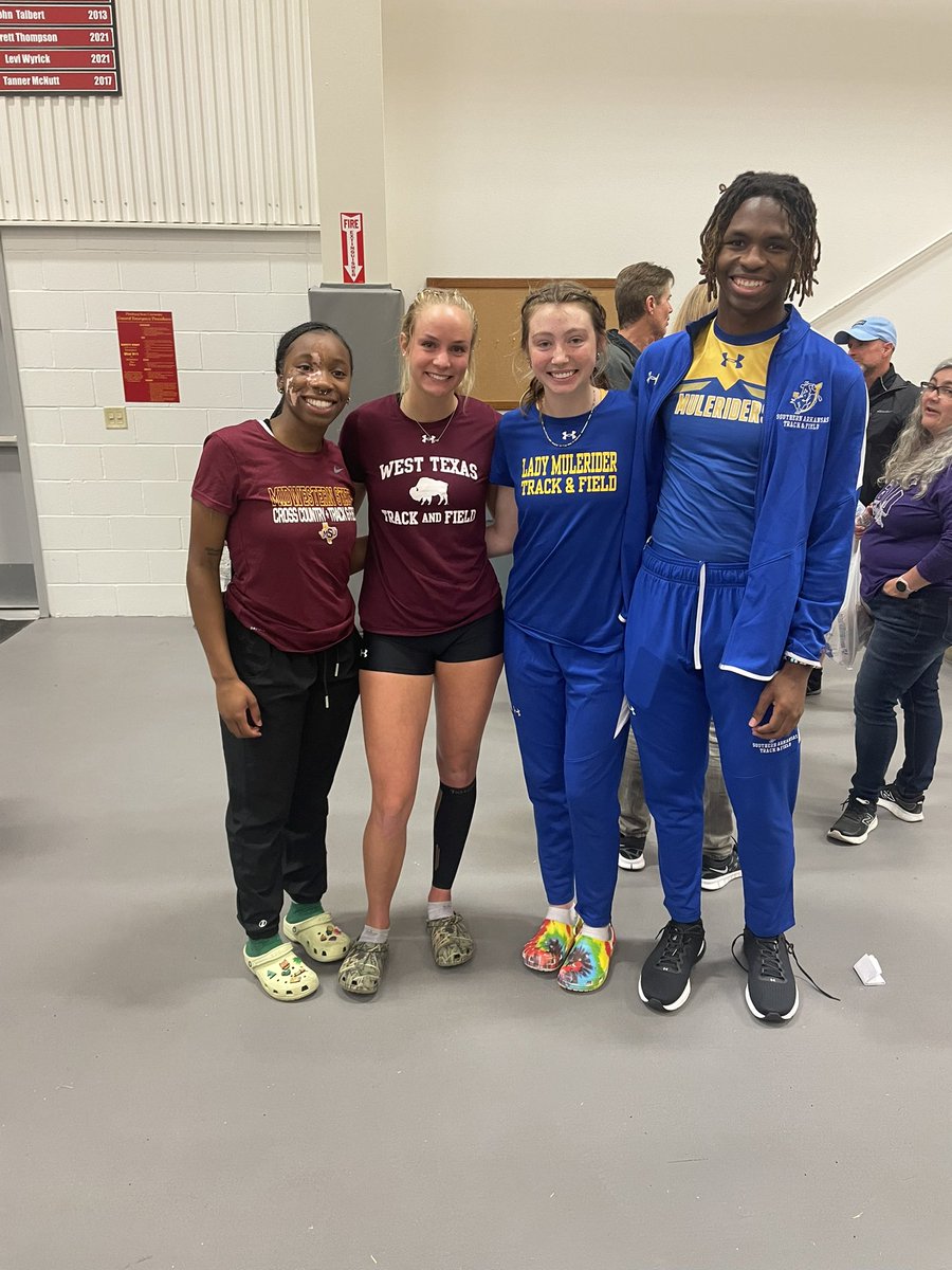 Eaton HS Lady Eagles Track & Field (@ladyeagletf) on Twitter photo Got a great picture of some of our graduates at an indoor meet! <a href="/EatonBoysT_F/">VR Eaton Boys Track and Field</a> Got a great picture of some of our graduates at an indoor meet! <a href="/EatonBoysT_F/">VR Eaton Boys Track and Field</a>