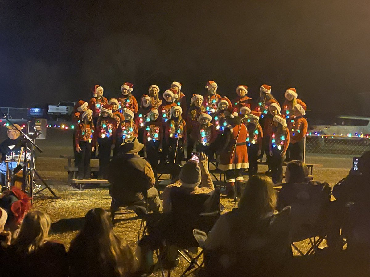 Sharon Town Christmas Tree Lighting and HGSE Chorus! <a href="/York1HGS/">Hickory Grove - Sharon Elem</a> <a href="/York1Schools/">York 1 Schools</a>    A wonderful evening with the community and Santa!