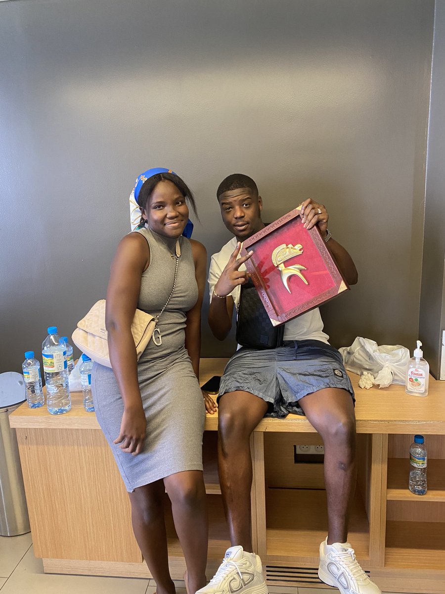 laFilleMystérieuse✨🇬🇳 tweet media