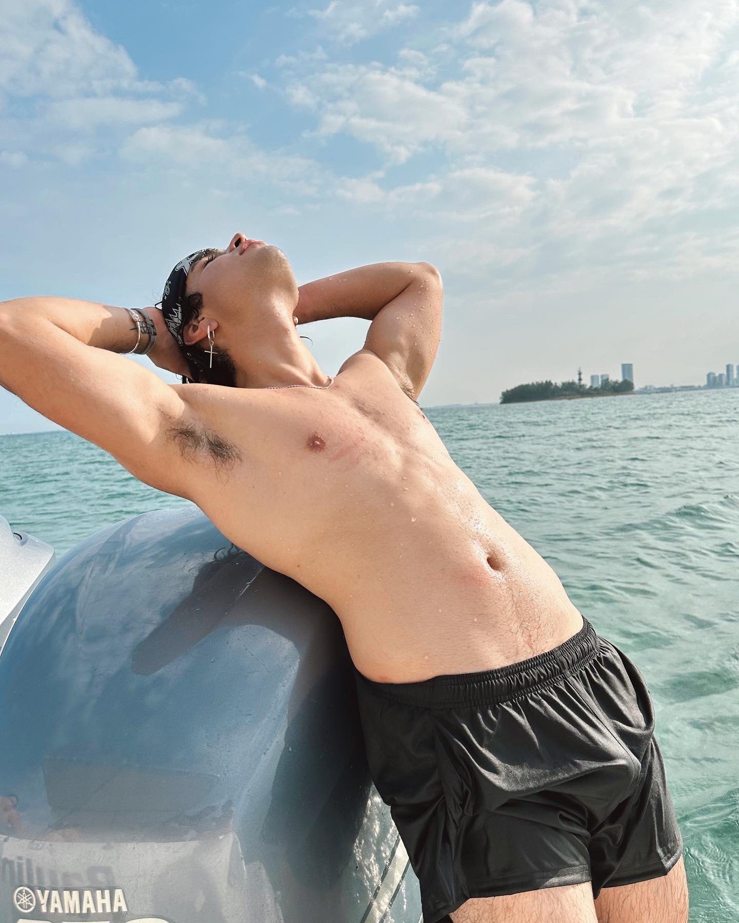 Aaron Mercury on X: Y solo mirameee con esos ojitos lindos 🏖️♥️  t.cohm4hLyjnLY  X