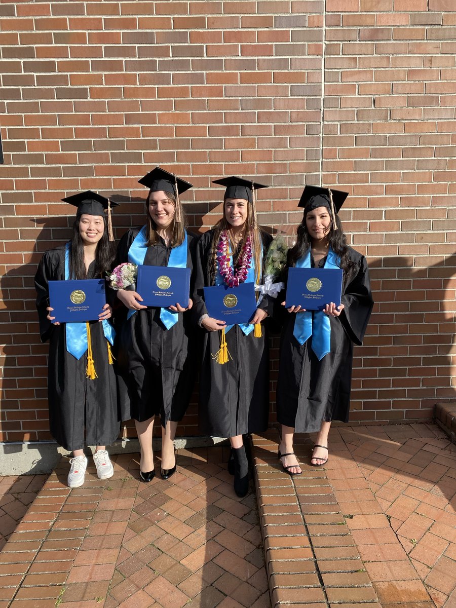WWUAthletics's tweet photo. Wโฝ๏ธ | Congratulations to Zola Carbone of the national champion WWU Women's Soccer Team (third from the left) on graduating today with a degree in manufacturing and supply chain management. #WWUGrad #NCAAGrad #GoViks #STUDENTathlete ๐โฝ๏ธ https://t.co/cWy3Bt5sZt