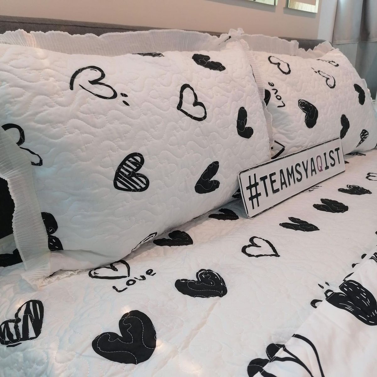 NorhadiahO's tweet image. Assalammualaikum &amp;amp; Selamat Pagi semua 😍 

Salam Hujung Minggu..

Didik hati kita untuk bersederhana supaya tenang di kala kekurangan dan bersyukur di kala kelebihan..

#TeamSyaQist
#SyaQist111222