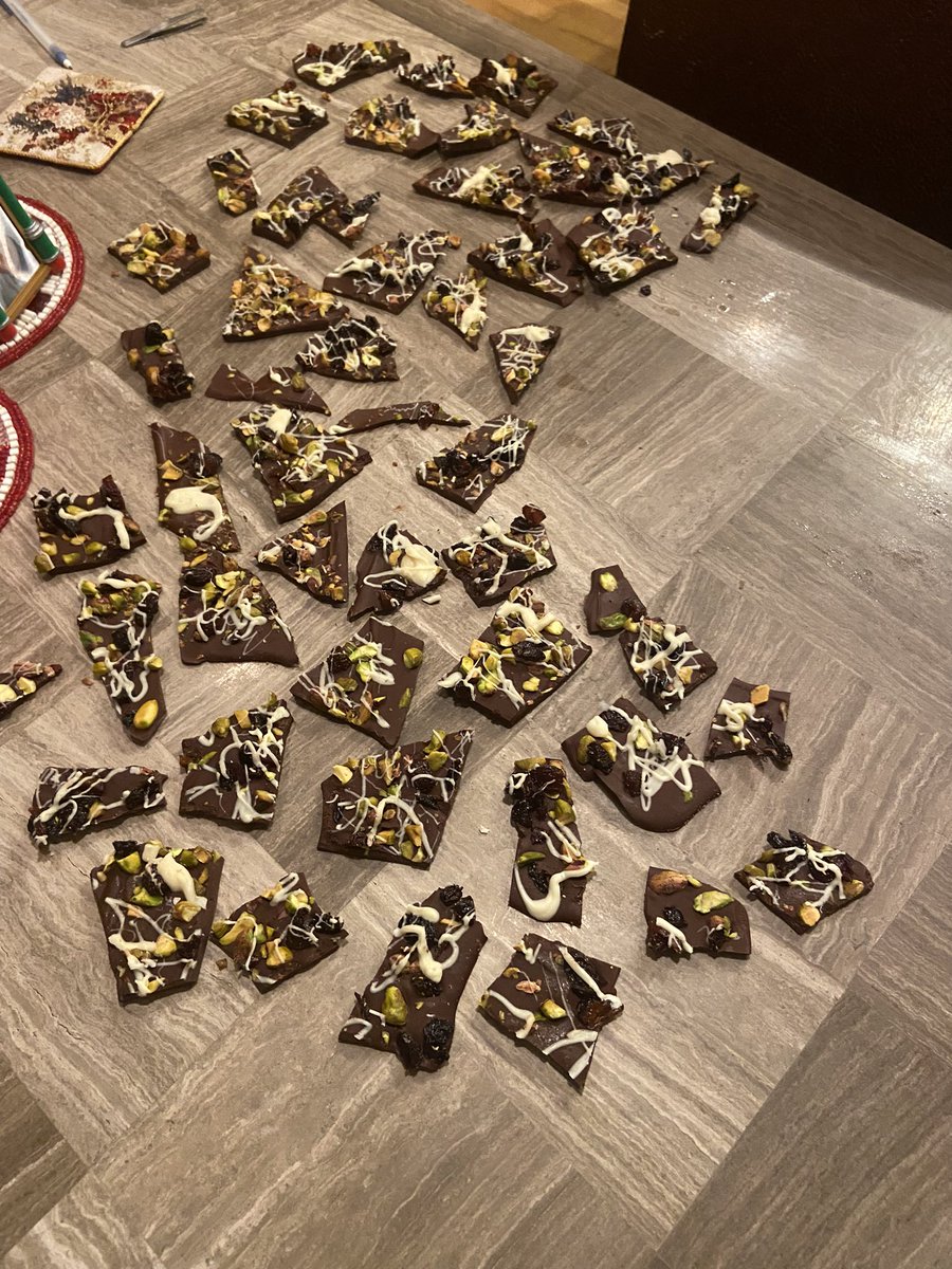 Dark chocolate pistachio and bing cherry bark. White chocolate drizzle.
#HolidayBaking