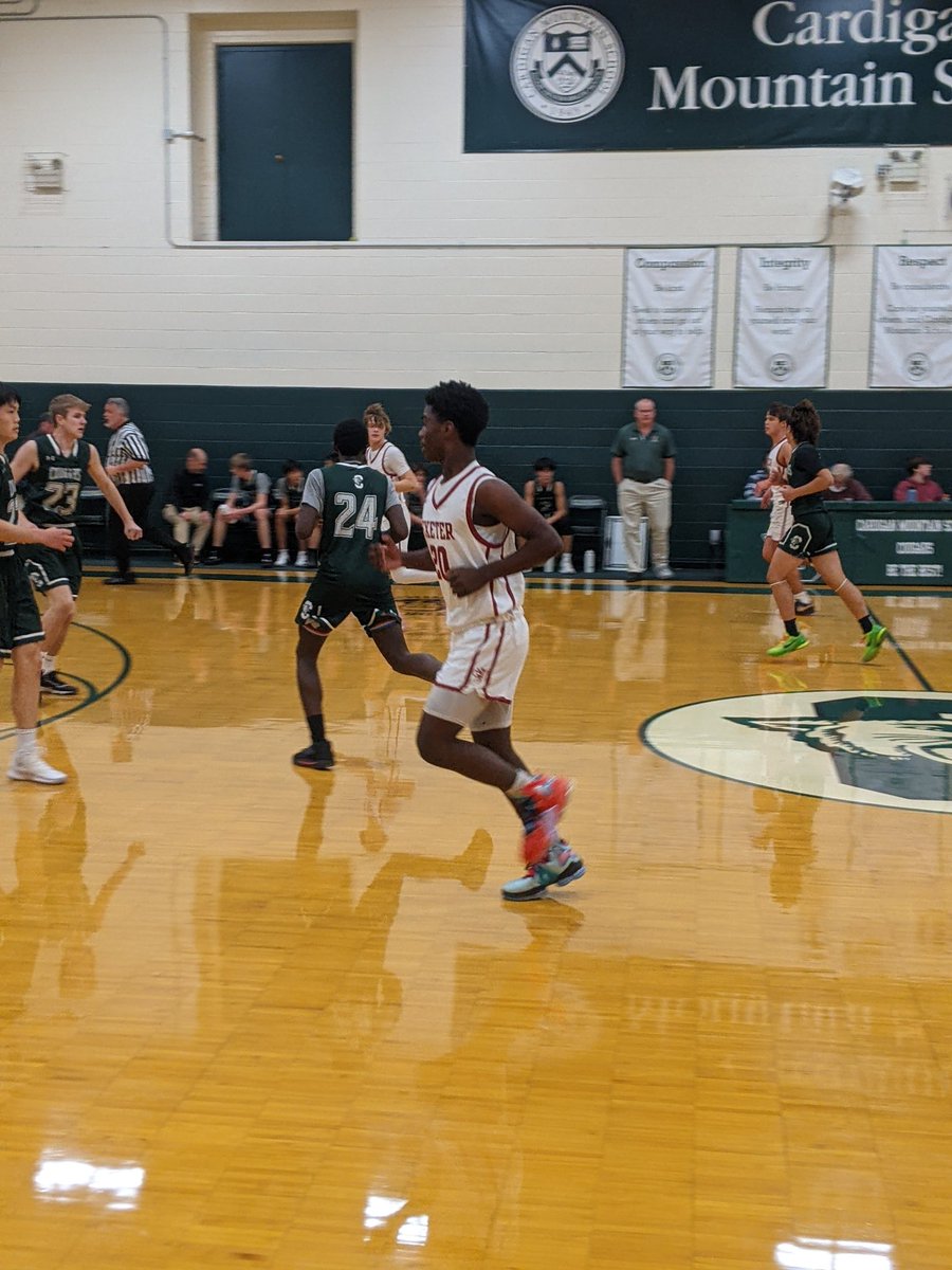 tanea_hibler's tweet photo. @Takeo_Hibler Great first HS 🏀 game. Your JV team rocks! #PhillipsExeter https://t.co/AALXajOamO