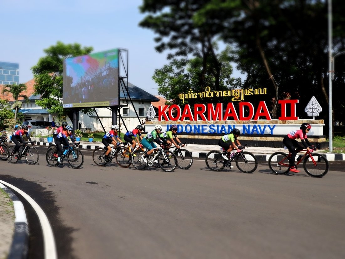_TNIAL_'s tweet photo. Navy Criterium Race π
Kemeriahan peringatan Hari Armada ini menggelar banyak acara Men Elite Open sampai Women Youth 16 Th Kebawah π
Selain itu ada juga Bazaar UMKM dan jumpa fans artis βBintang Samuderaβ Shandy William dan Gracia Marcilia
#HUTArmada
https://t.co/AExyqLFWwN https://t.co/JSVl7Umlau