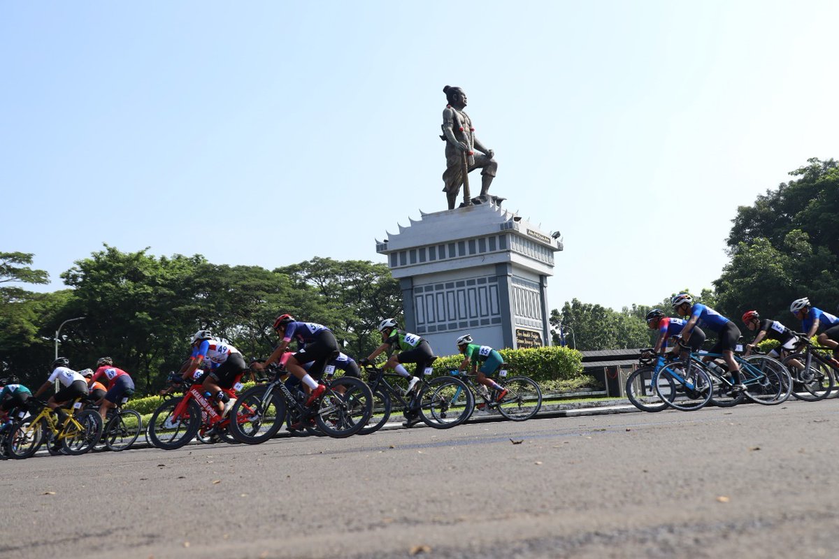 _TNIAL_'s tweet photo. Navy Criterium Race π
Kemeriahan peringatan Hari Armada ini menggelar banyak acara Men Elite Open sampai Women Youth 16 Th Kebawah π
Selain itu ada juga Bazaar UMKM dan jumpa fans artis βBintang Samuderaβ Shandy William dan Gracia Marcilia
#HUTArmada
https://t.co/AExyqLFWwN https://t.co/JSVl7Umlau
