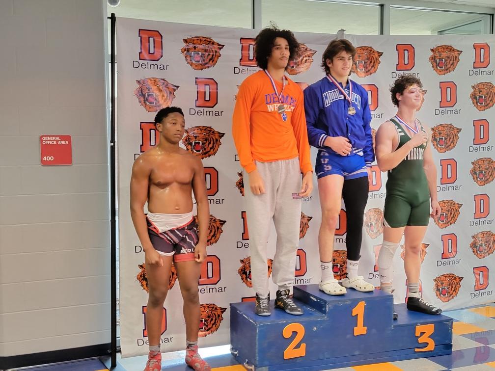 Congratulation to Kane Johnson (175), placing 2nd at the Delmar Invitational!