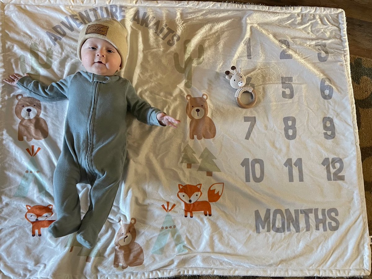 aud_futuree's tweet image. One month difference and I’m throwing up and crying