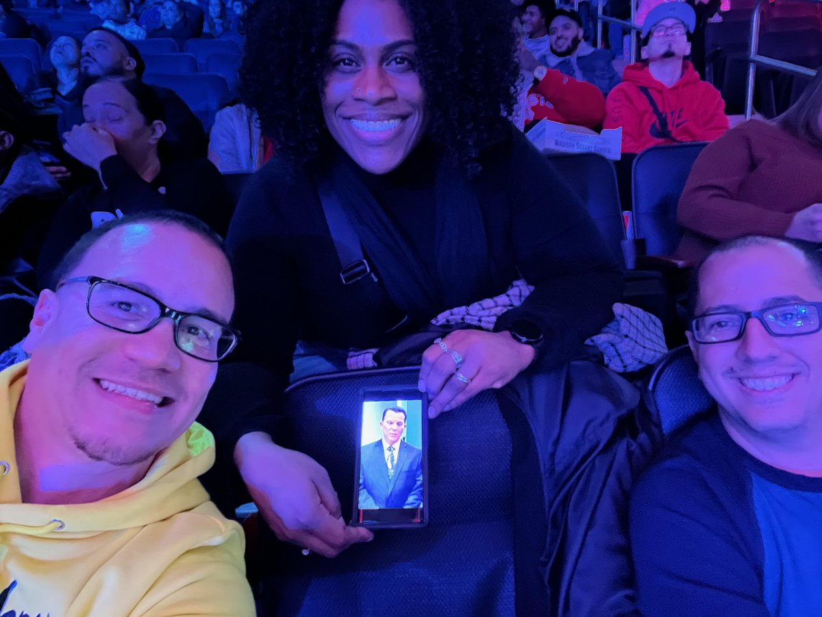 Unfortunately Pedro Mercado didn't get his permission slip signed on time, so we brought him virtually. 😂😂🥊🇵🇷 #LopezMartin <a href="/trboxing/">Top Rank Boxing</a> <a href="/TopRankPR/">Top Rank PR</a> #XanderZayas