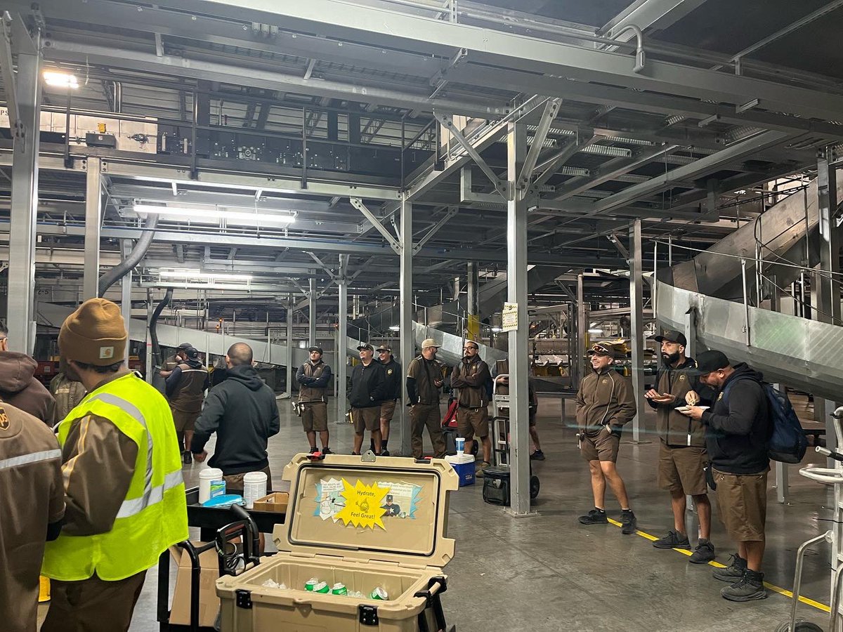 El Paso 7990 - Feeding our drivers before they head out to deliver Saturday morning “Santa’s helpers” 🎁🤎<a href="/Jenett_Melendez/">Jeanette</a> <a href="/RedRiverUPSers/">Red River UPSers</a> <a href="/R_U_D_Y__V/">RudyV</a> <a href="/AJamesDova/">Adam James Cordova</a> <a href="/Melissa_Dragon1/">Melissa lindsey</a> @OscarMarenco10