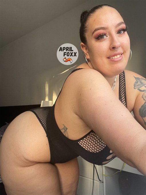 2 pic. It's not coming come after all.. But at least you can claim 30 day FREE TRIAL to my FANSLY! Down