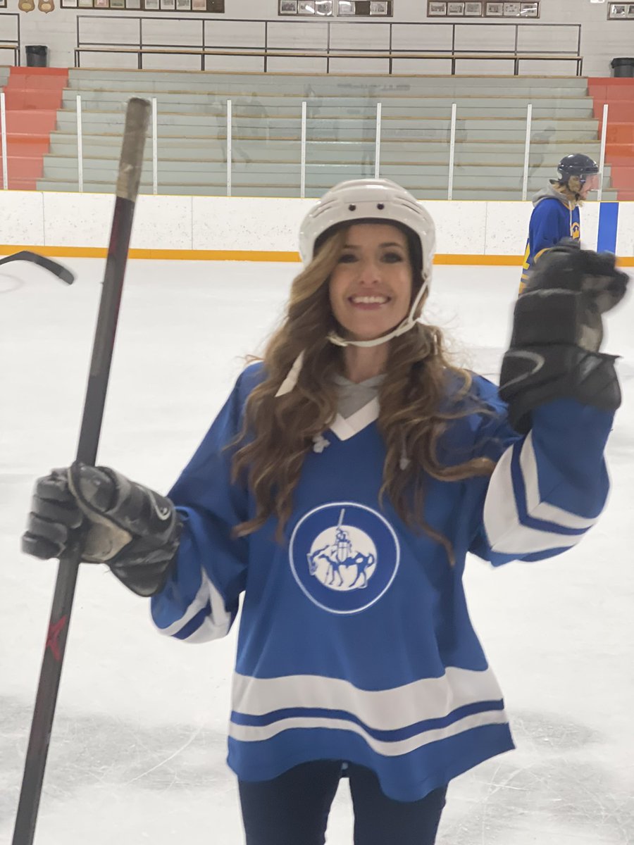 norwin_balboa's tweet photo. Playing Ice Hockey is Fantastic! π
πΊ #GreatAmericanFamily
@beekingsley @andrewcymek @GAfamilyTV #TheArtOfChristmas #GreatAmericanChristmas #WelcomeHome https://t.co/SEzsG8AUcM