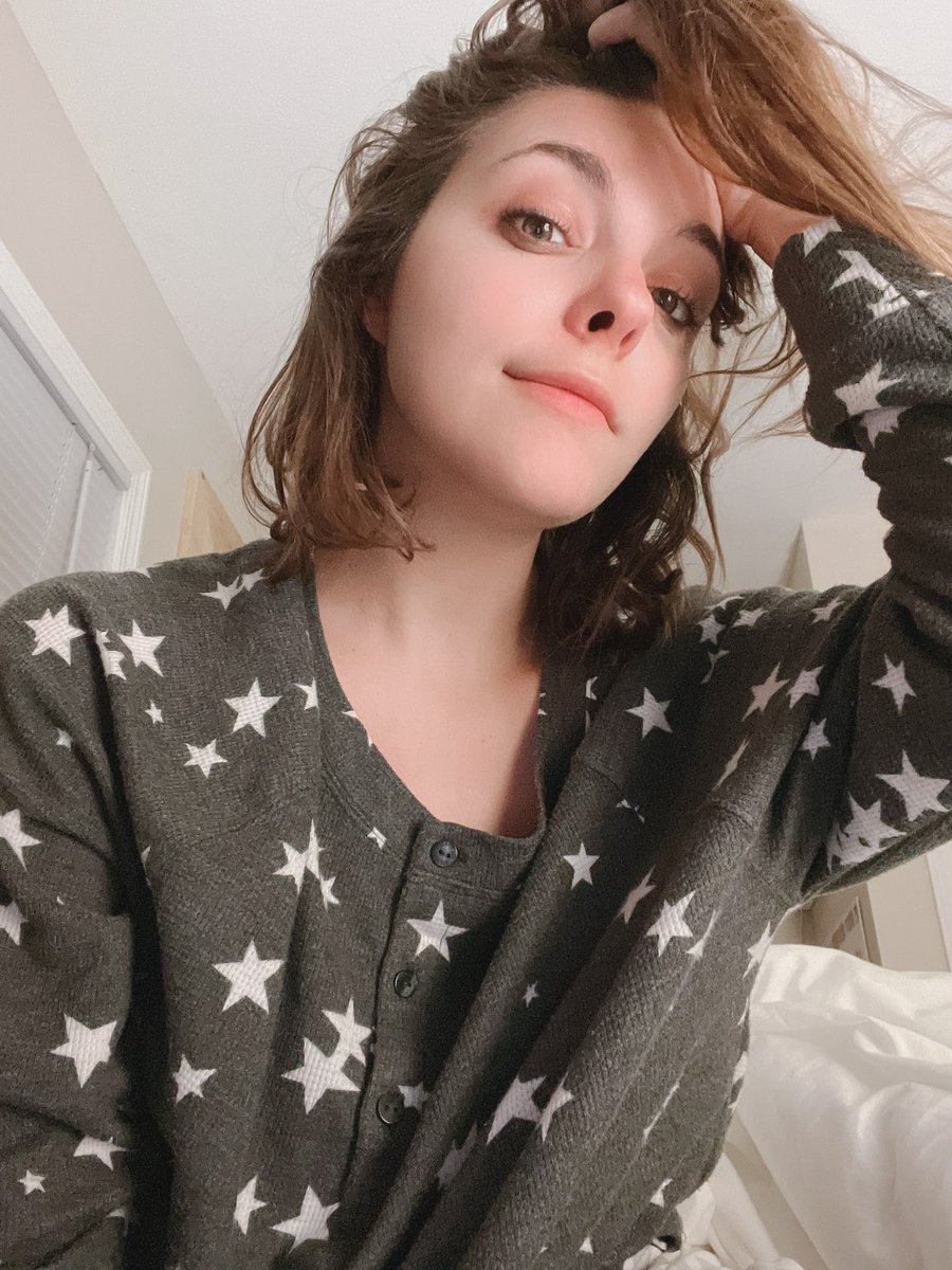 Envy Anne Susp 500K! on Twitter "Taking nudes in your bed from home hits different."