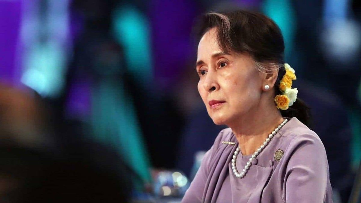 NLD ပါတီဝင်အချို့နှင့် ဒေါ်အောင်ဆန်းစုကြည်ကို တွေ့ ဆုံခွင့်ပေးခဲ့သည်ဆိုသည့် သတင်းမဟုတ်မှန်ဟုဆို

 NLD ပါတီဝင် တစ်ဦးထံ ဆက်သွယ်မေးမြန်းကြည့်စဉ် ၎င်းက ပြန်လည် ငြင်းဆိုခဲ့ခြင်း ဖြစ်သည်။

" မဟုတ်ပါဘူး။ အဲဒီသတင်းက မှားပါတယ်။ ဘယ်သူမှ တွေ့ခွင့်မရှိပါဘူး" ဟု ၎င်းက ဆိုသည်။