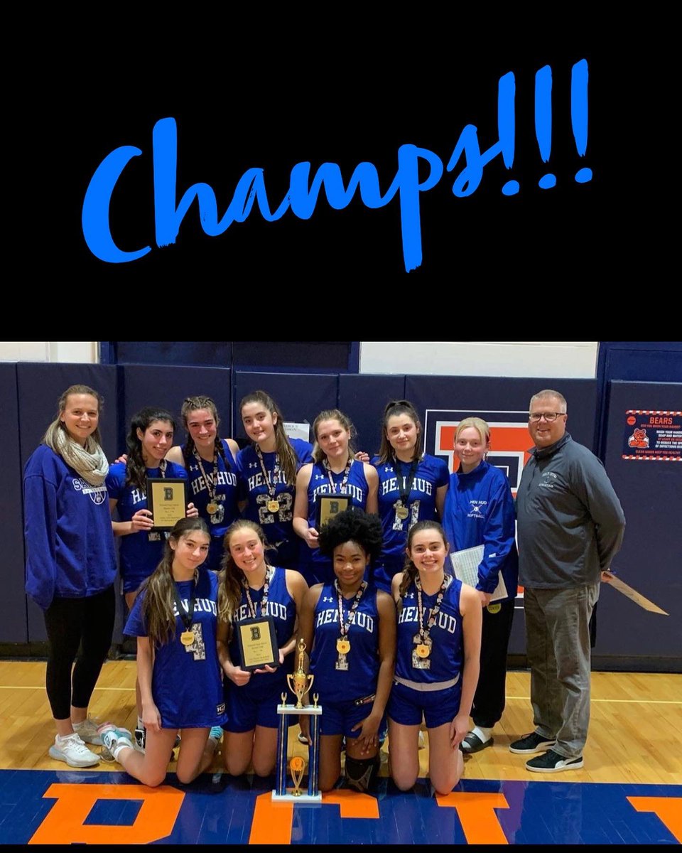 MadisonPorter28's tweet photo. So proud of my girls!   This team is really something special!  #sailorpride https://t.co/7RLr6guvGf