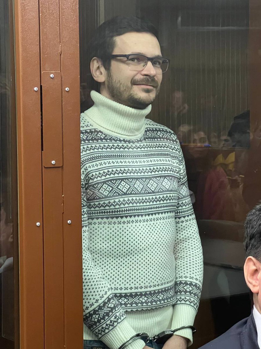 Russian opposition leader Ilya Yashin, who has been sent to prison for 8.5 years for criticizing the war: “It’s better to spend 10 years behind bars as an honest man than quietly burn with shame over the blood spilled by your government.” #Courage #StandWithUkraine️