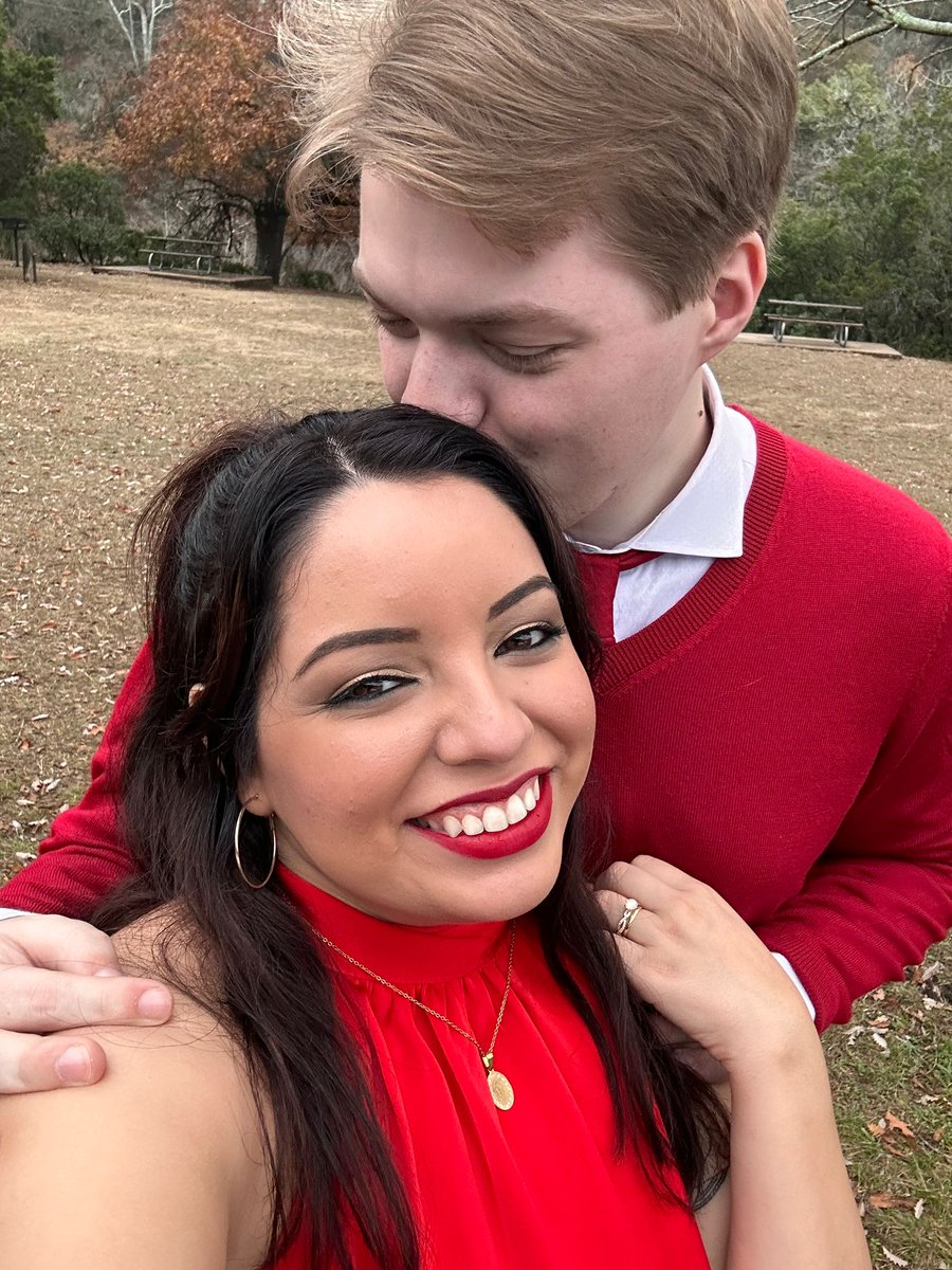 rayisaacalan's tweet photo. She said yes!! 🥰💍

📸@coreydeanstone https://t.co/tVs2nqOvuk