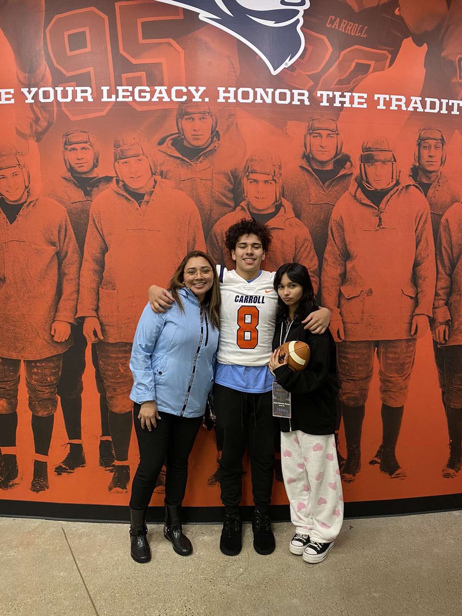 only1juan_'s tweet photo. Concluding an official visit and having an amazing conversation with @CoachBuddah i am extremely blessed to have received an offer to play football at Carol University!!! #AGTG #gopios @Wr86Zimm @HDJacobsFBall @CoachHolleyCU https://t.co/EgW0OTjSVq