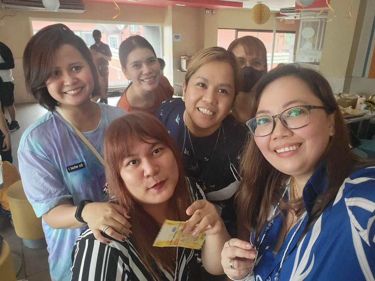 erichinvitaminc's tweet photo. Thank you po 🥰🥰🥰 #EarlyBird #ProgramAdministrators #ChristmasParty https://t.co/3VDwXGjn3k