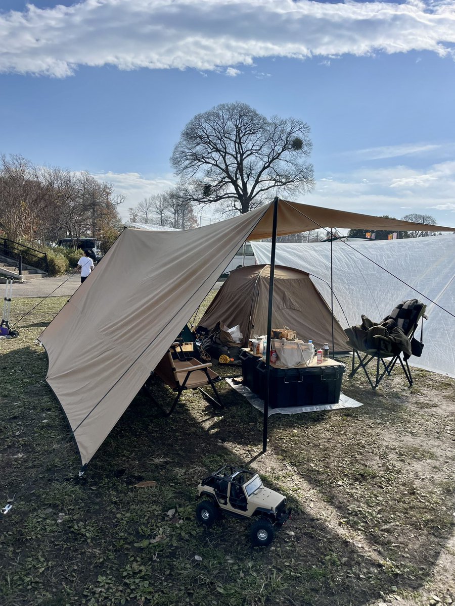 YUUDAICAMP's tweet photo. 朝5時まで酒呑んだ次の日に、朝からデイキャンプにいくと死ぬという事がわかった。 https://t.co/jjsmgH0GR8