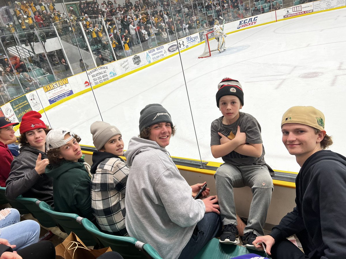 Amyagj's tweet photo. @ClarksonUniv (@u15aaa_kjr) @yale The Kitchener Ranger U15 AAA are enjoying the show!  Thank you!

1-1 and in overtime in Potsdam, New York! Shootout
@ClarksonMHockey @YaleMHockey 
#noahbeck18
#canadianhockeyabroad https://t.co/GldMPbTllK