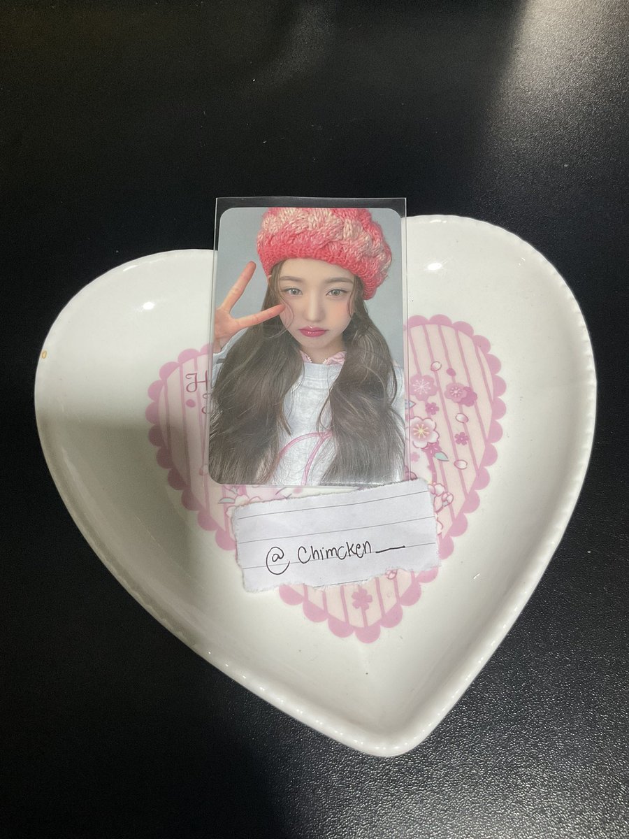 chimcken_'s tweet photo. Wts lfb
Wonyoung kirsh beret
Mint condi 10/10
Can send more pics just dm me
Will give discount if getting more pcs
Price: 550 https://t.co/BUbpprRanL