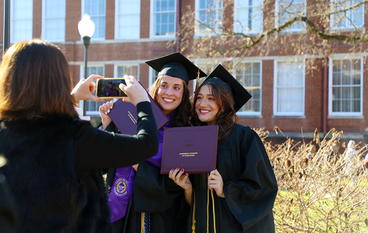 BloomsburgU's tweet image. “Know that one day, people will quietly reflect on how they were shaped by you and the gifts you bring to the world.” 🎉🎓🐾 #BUClass2022 #HuskyPride #BloomOnward #graduation 

📷➡ flic.kr/s/aHBqjAiDA6