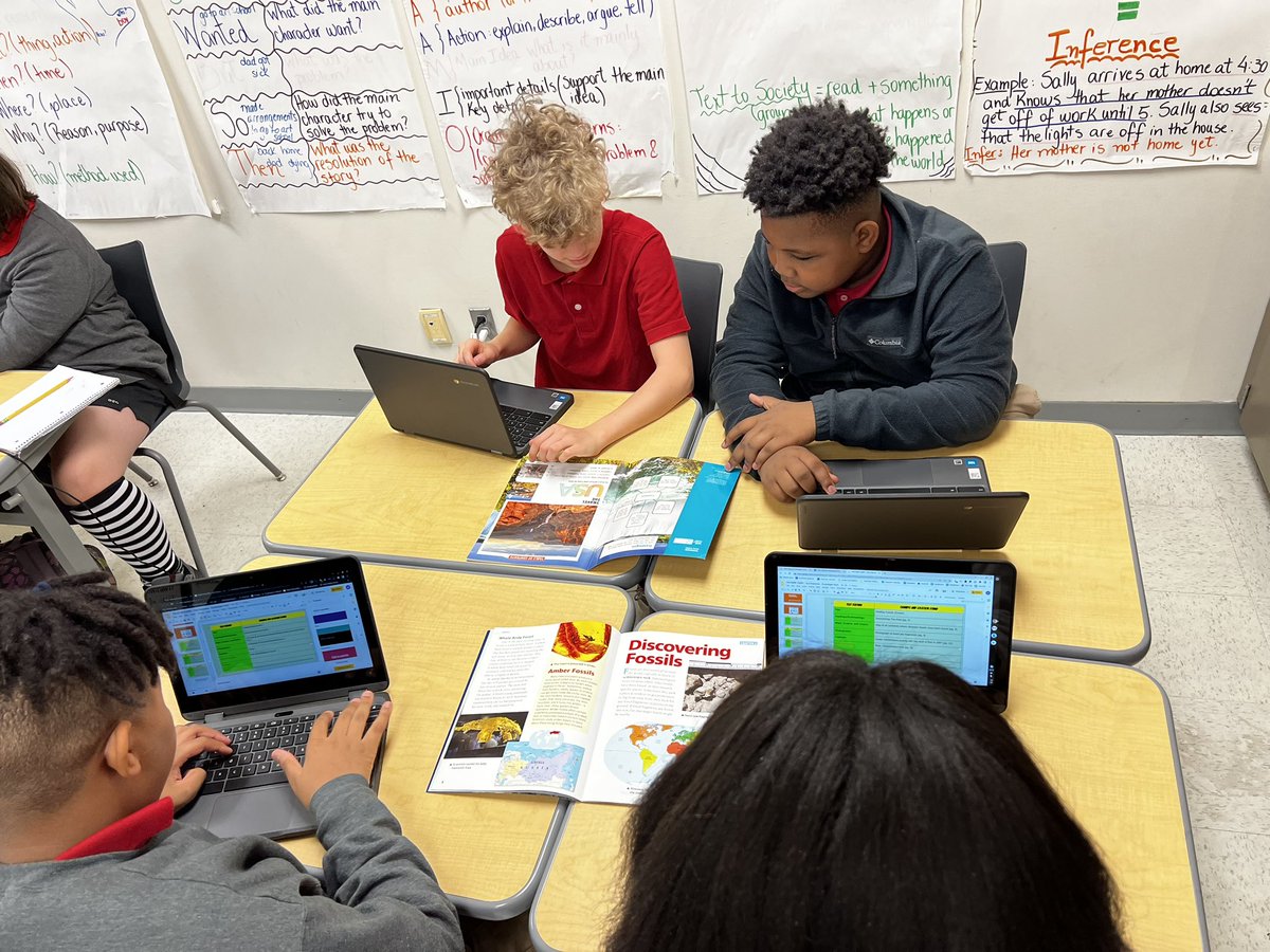 salomaw_walker's tweet photo. Analyzing how text features can help the reader better understand the text. #scavengerhunt #leadachievesucceed #theGISDeffect @LMS_Lumberjacks @ansil_howard https://t.co/Ly0ZaCm5aj