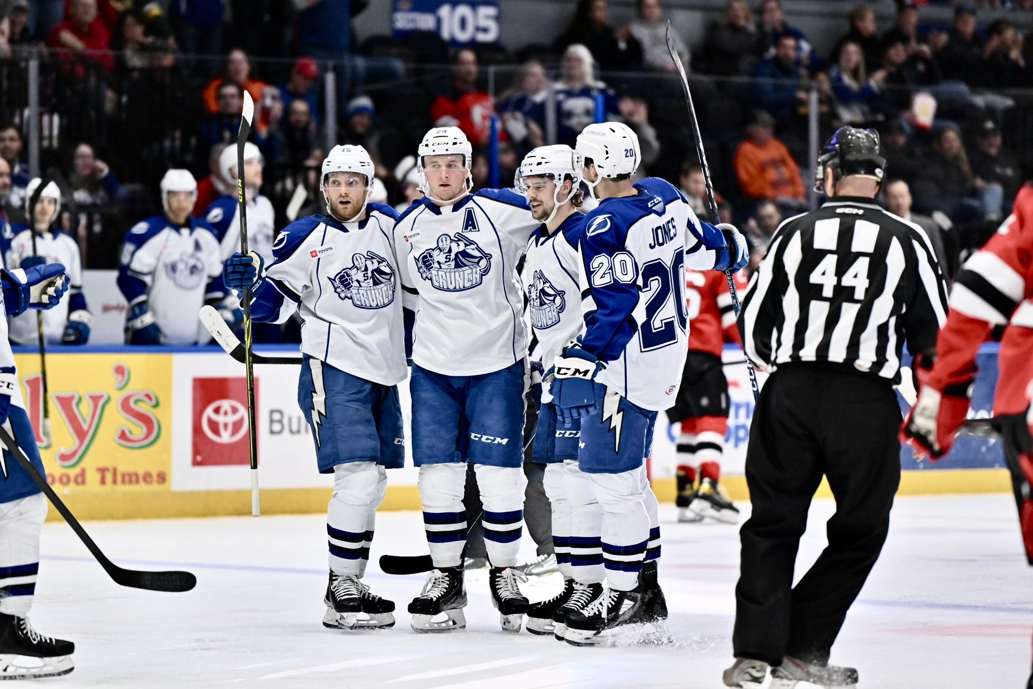 Crunch bounce back with win over Comets