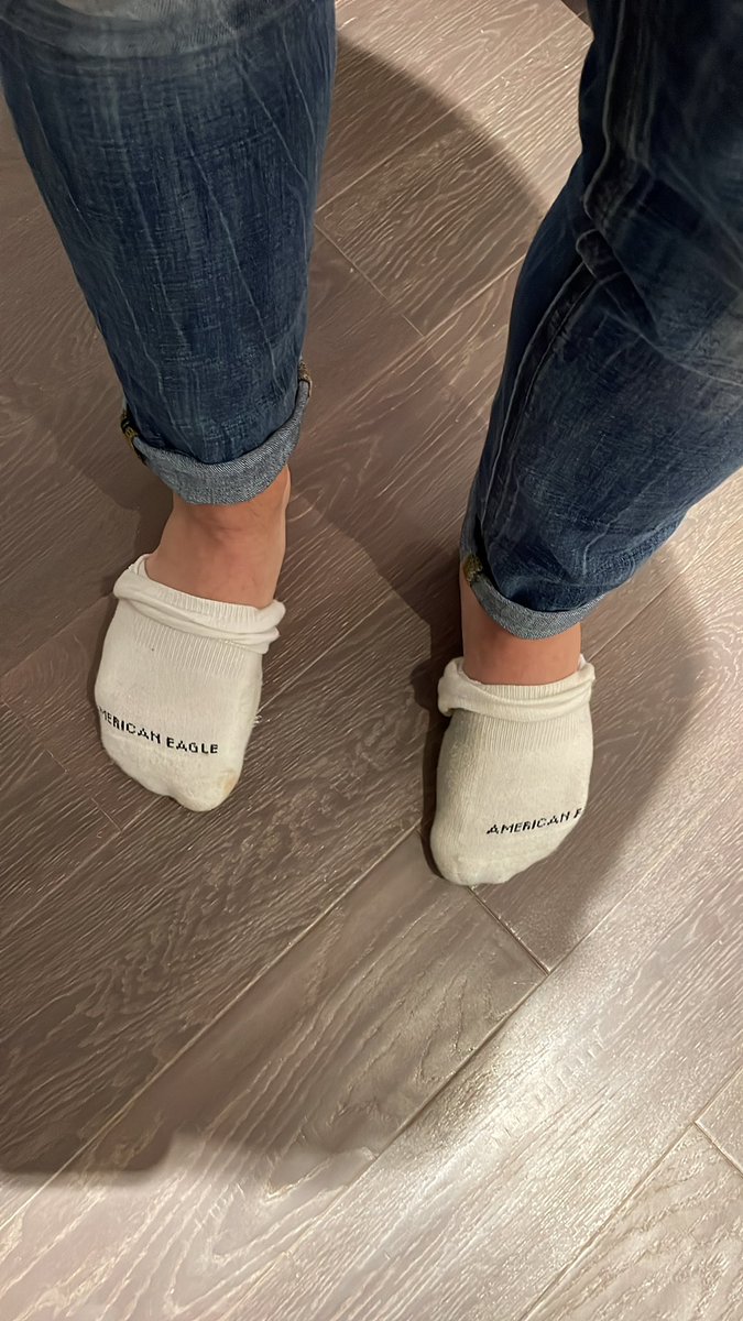 jakebolinmoss's tweet photo. Brought back an old OT tradition to pick up that dub!

#halfsocks #LeafsForever https://t.co/iXYA3KjV4C