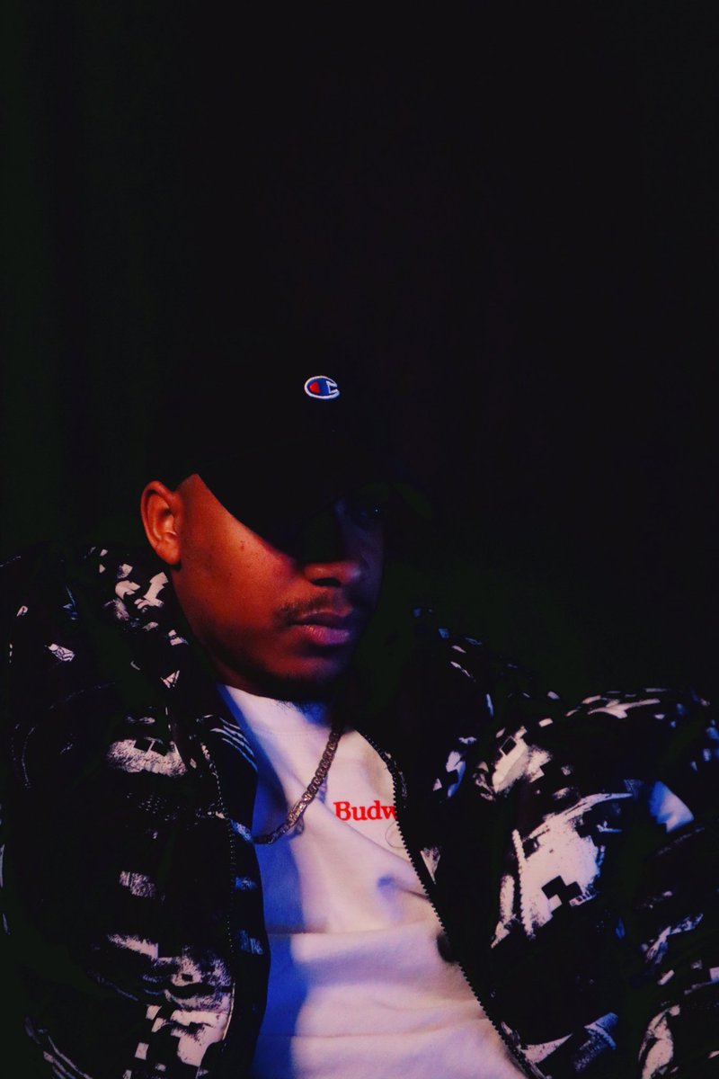 YoJD_'s tweet image. Element 🔮 

#finemen #melaninmen #modelmen #mensmodel #beautifulblackmen #beautifulmen #blackmen #blackculture #blackmenwithstyle #degreesseason #blacktwitter #blackhollywood #blackkings #balleralert #afrocentric #blackhaircare #blackisbeautiful #blackmensfashion #blackmenrock