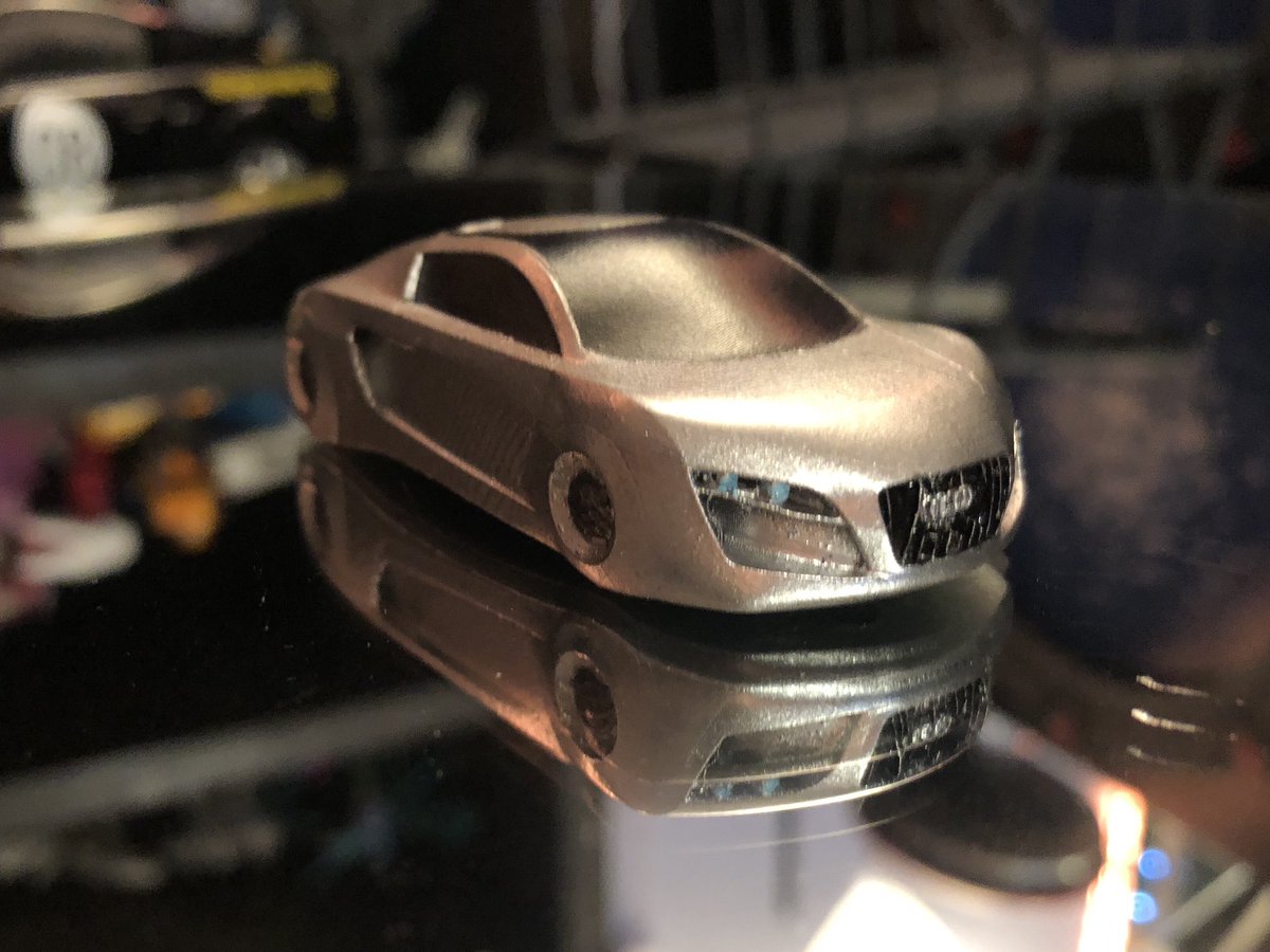 GeekToyLove's tweet photo. It’s too cold to paint metallics right now and the masking tape made sure to remind me. Still, I was sort of able to finish up the 1/64 Audi RSQ from the movie I, Robot.
I’ll revisit it in the spring but it’s fun to add this to the collection
#2022Projects https://t.co/szQXwmcVJe