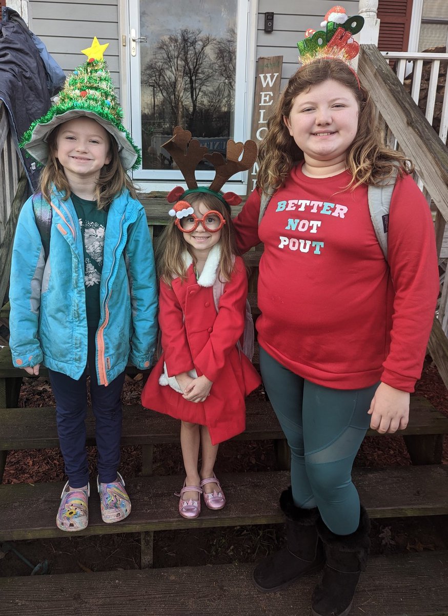 HeatherKurdziel's tweet image. 12 day count down of school days until Christmas break. Today (and by default yesterday) our elf Twinkles also participated in the countdown. Here is flannel day, holiday headwear day and Wednesdays Unity Day @gbparkaacps @AACountySchools #AACPSAwesome #almostbreak