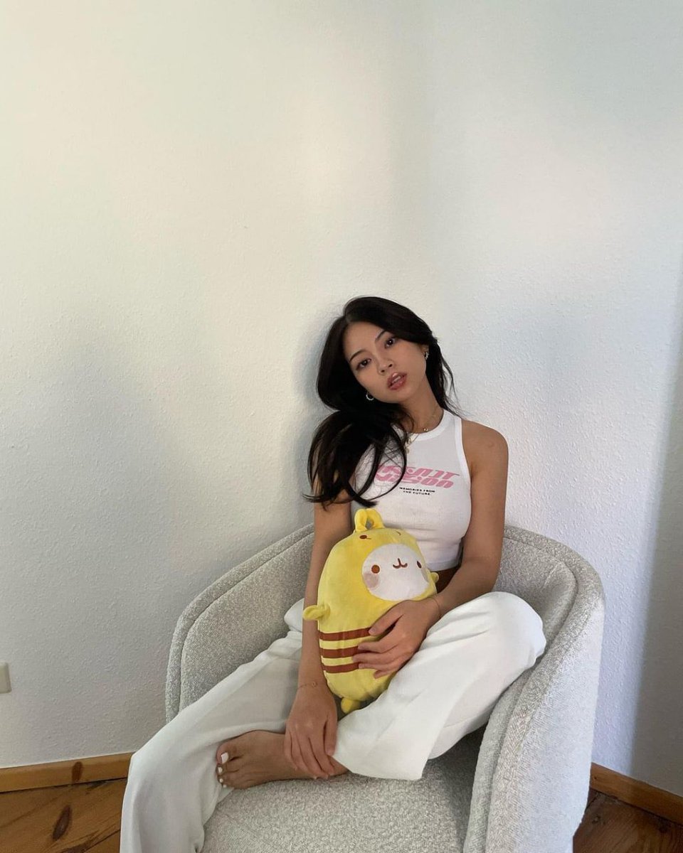 riri214177's tweet photo. Hello everyone 
#new_user #usa #fashion #happy #hello https://t.co/pGNixQrCAX