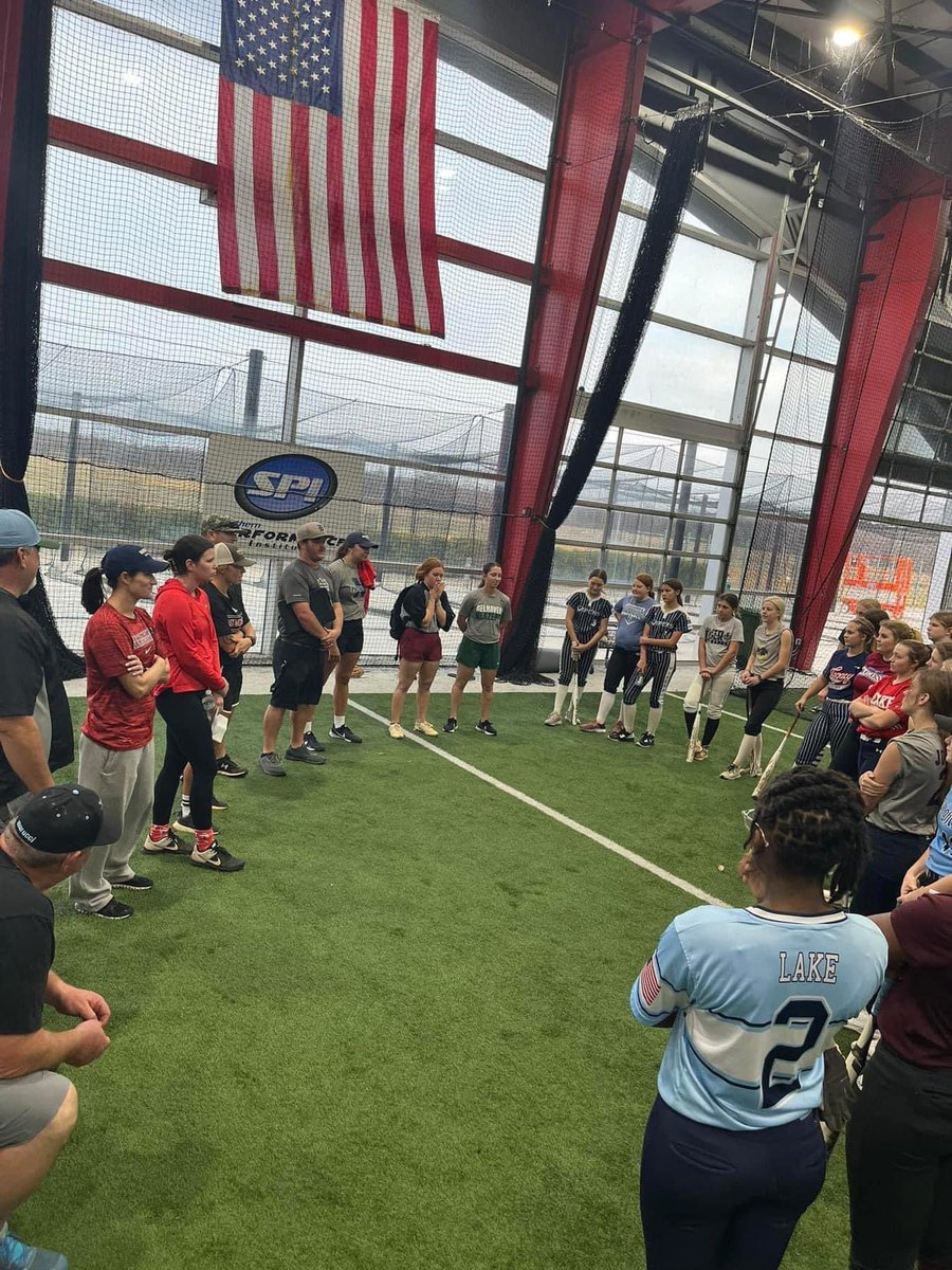 SPInstitute_MS's tweet image. Great turn out for the @knightsms_sb college showcase camp today!  Thanks to the players who attended for coming out and to the college coaches who came to work the camp.  Always a great day when players are receiving offers! @SPInstitute_MS @kksoftball4L @maruccisoftball