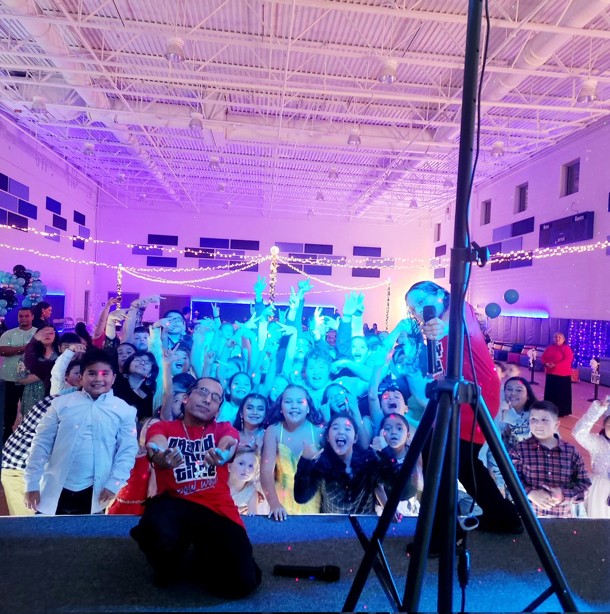 MikeBoneMusic's tweet photo. Big shout out to everyone who came out to Aniyah's Winter Ball This event with @BGCA_Clubs Cherokee Youth Center has been 🔥🔥

#MakeAWish #fundraising @CherokeeNation https://t.co/NxcJjEDPzi https://t.co/KiB7HBxf7b