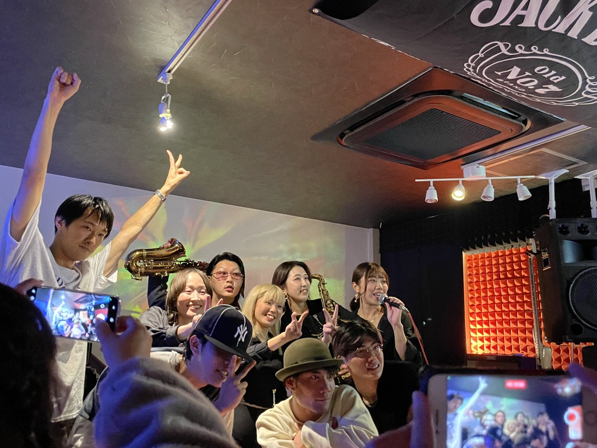 Miku_PEANUTS's tweet photo. 12/10 ON KAN

キャンセル待ちで1席空いて急遽行ける
ことになって1人やったけど演奏もダンスも
かっこよくてめっちゃ楽しかったー！！

#ONKAN https://t.co/8uPfxOW0dA