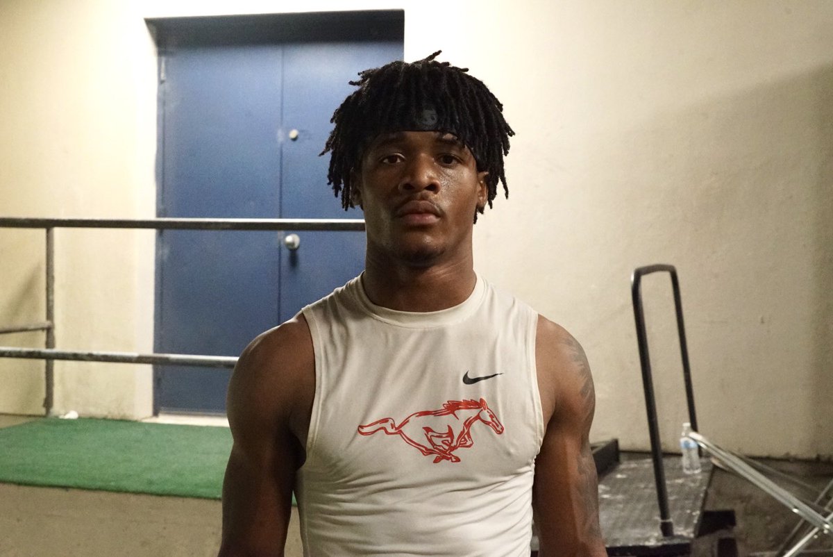 jackson_dip's tweet photo. Class of 2023 North Shore 3⭐️ DB Jacoby Davis was great again in win over Westlake.

Davis had a big INT to open up game last week and followed that up with a fumble recovery to start todays game. Lockdown in coverage against a really good Chaps receiving corp. https://t.co/IdKMoVnaol