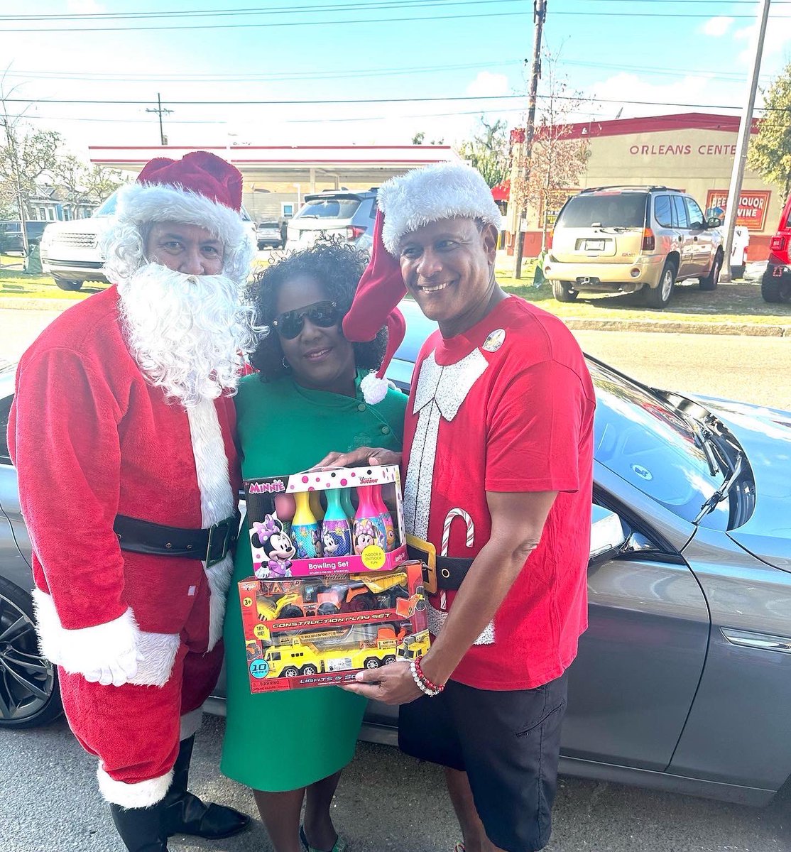 DeeBoydBroker's tweet photo. King Adonis Nola C Expose 24th Annual Toy Drive was a success. It is ALWAYS a blessing to be a blessing. Great job King! 

#staterepdelishaboyd #delishadelivers #delishadelivers #happyholidays #ZuluClub #toydrive https://t.co/Q9sDxrxAqr