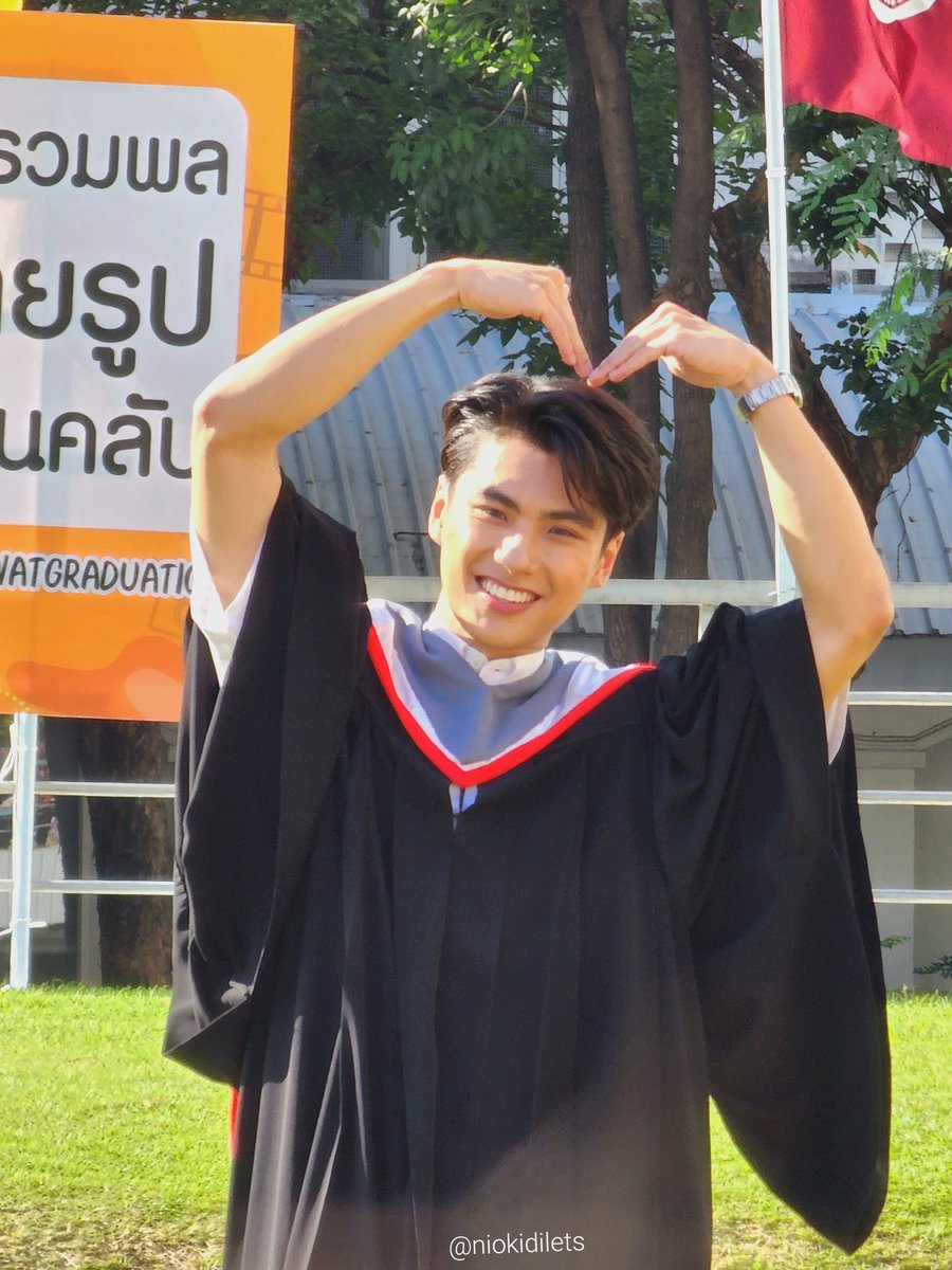 niokidilets's tweet photo. You're really one of a kind. I can't believe I saw you in person huhuhu. See you later this afternoon, my love 🧡 #OhmPawatGraduation #ohmpawat https://t.co/ghOHsIGsxV