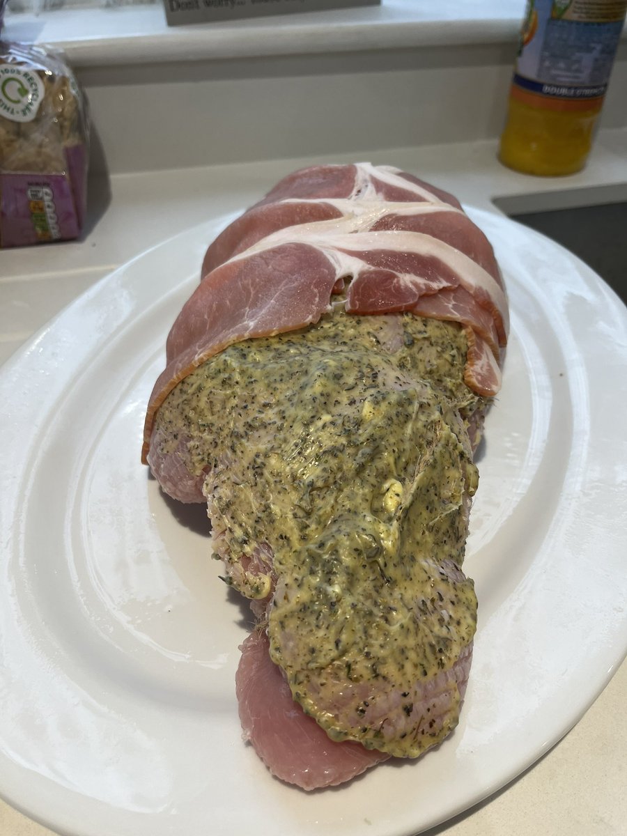 littlespabbq's tweet photo. So having an early xmas day,  turkey roll, covered in a butter and garlic slop, baconed up ready for kamado.  @thisgrilllife @KamadoBONO https://t.co/imErvFbJT4
