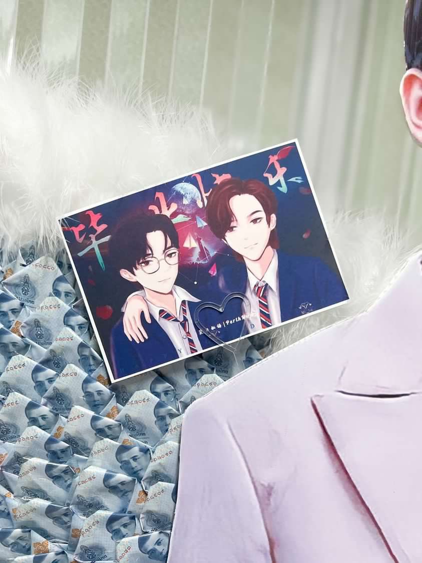 PerthMark320330's tweet photo. 🖤 🎉🎉Congratulations on your graduation.May all your dreams and plans turn to fulfillment and success
🎓 𝐇𝐚𝐩𝐩𝐲 𝐆𝐫𝐚𝐝𝐮𝐚𝐭𝐢𝐨𝐧 𝐌𝐀𝐑𝐊 🎓 #SiwatGraduation
#MSIWAT
 @Mmarksiwat 
@kwangg28 https://t.co/daSx6edOIZ