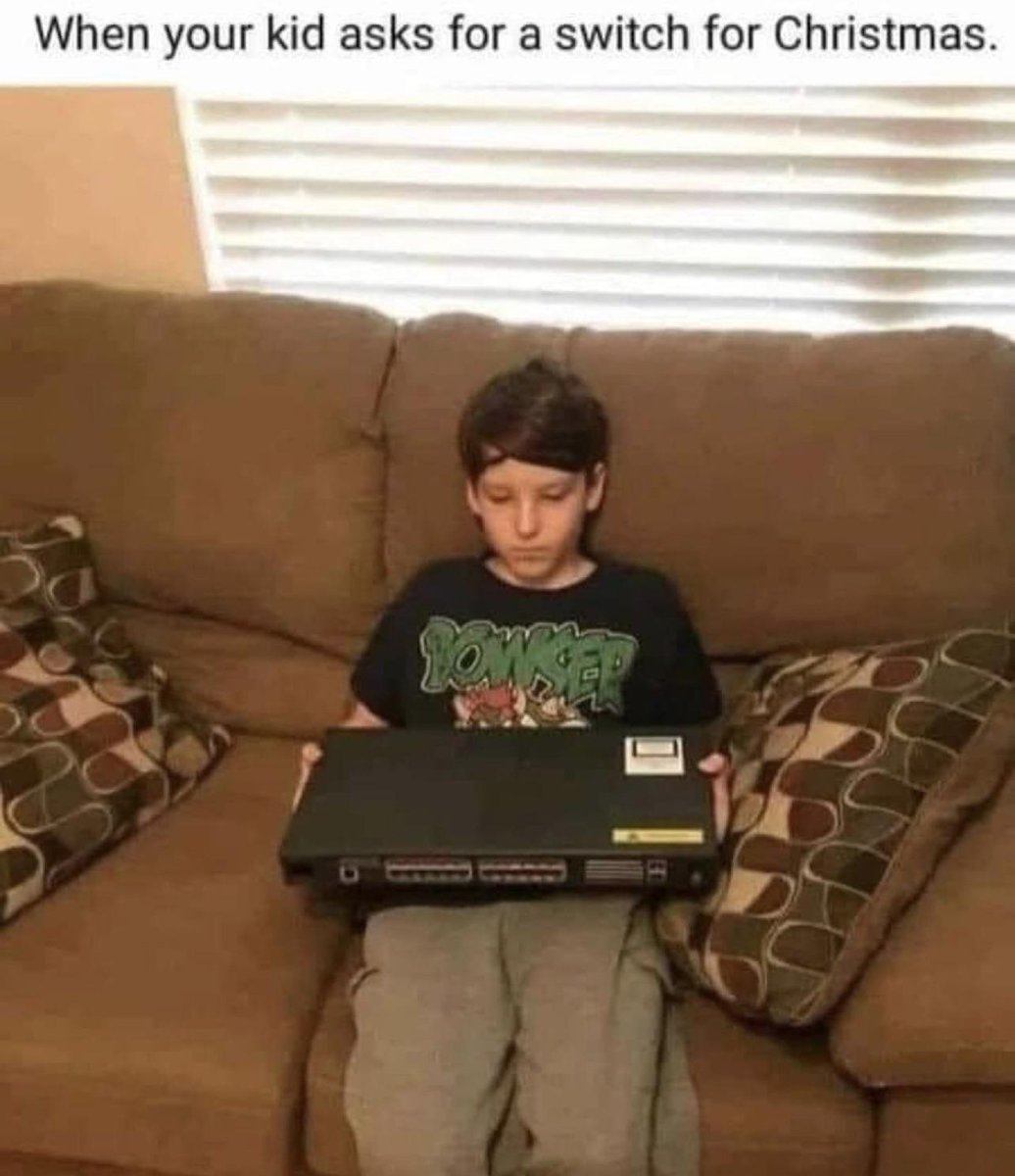 PR0GRAMMERHUM0R's tweet image. In case you have some last minute shopping to do reddit.com/r/programmerhu…