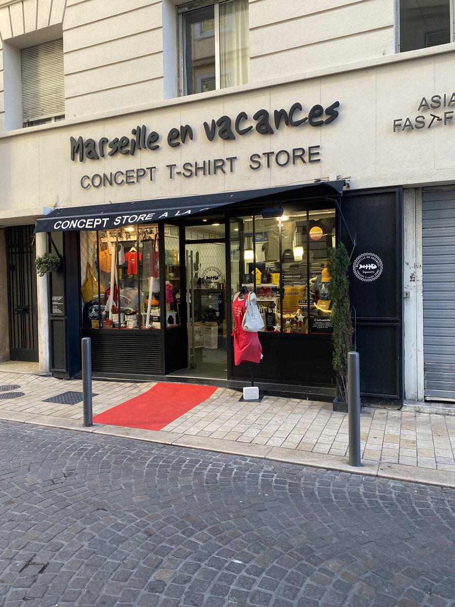 TSmarseille's tweet photo. Tapis rouge aujourd’hui chez Marseille en vacances 😊
Votre magasin est ouvert de 10h à 18h 👌🏼
Vous venez ? #Marseille #Noel https://t.co/NuAJIoJ2CD